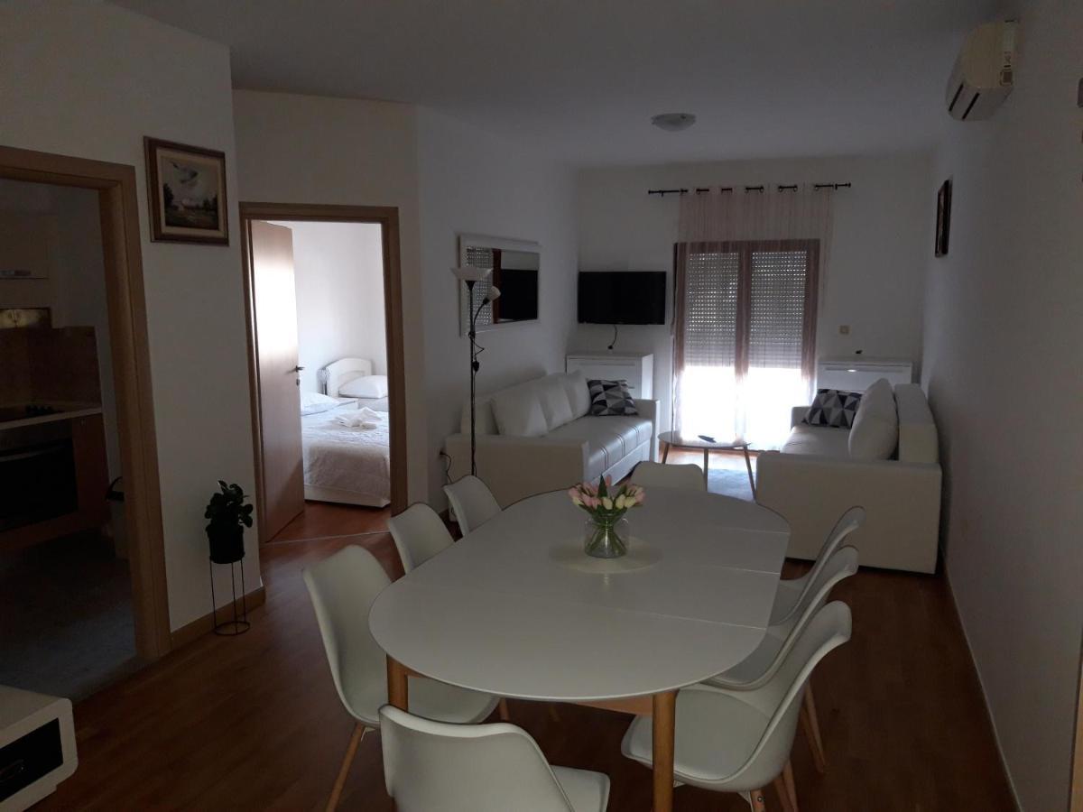 Marys Home Apartment Medugorje ภายนอก รูปภาพ