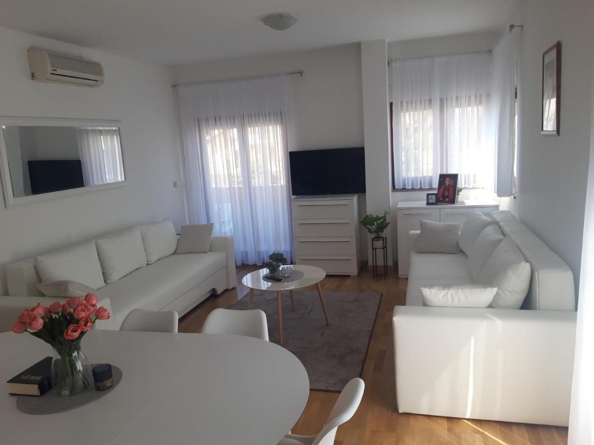 Marys Home Apartment Medugorje ภายนอก รูปภาพ