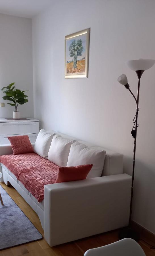 Marys Home Apartment Medugorje ภายนอก รูปภาพ