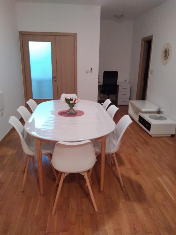 Marys Home Apartment Medugorje ภายนอก รูปภาพ