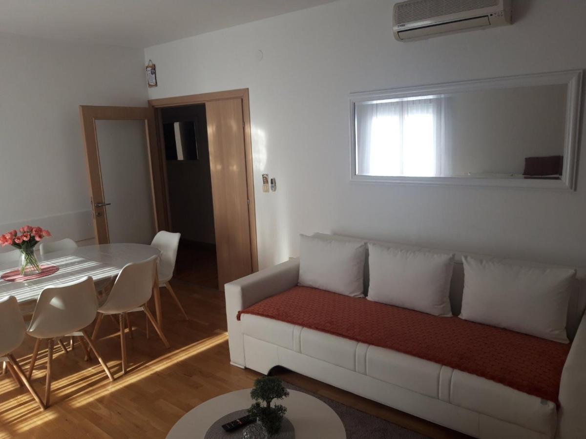 Marys Home Apartment Medugorje ภายนอก รูปภาพ