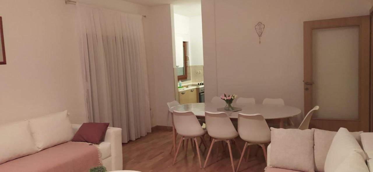 Marys Home Apartment Medugorje ภายนอก รูปภาพ