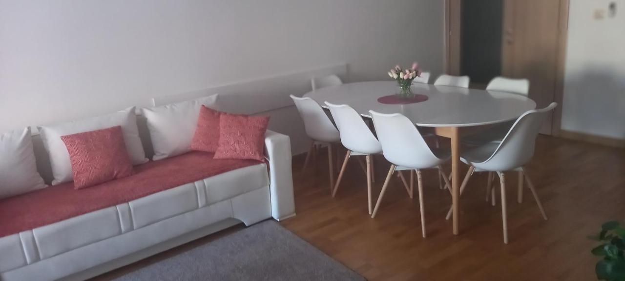 Marys Home Apartment Medugorje ภายนอก รูปภาพ