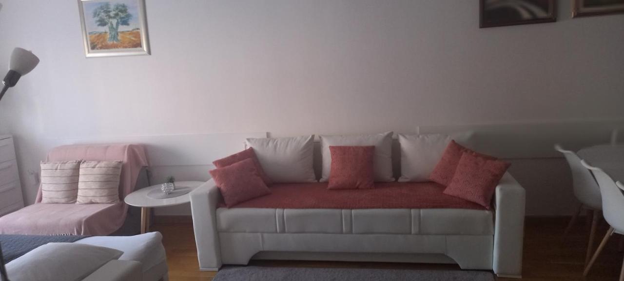 Marys Home Apartment Medugorje ภายนอก รูปภาพ