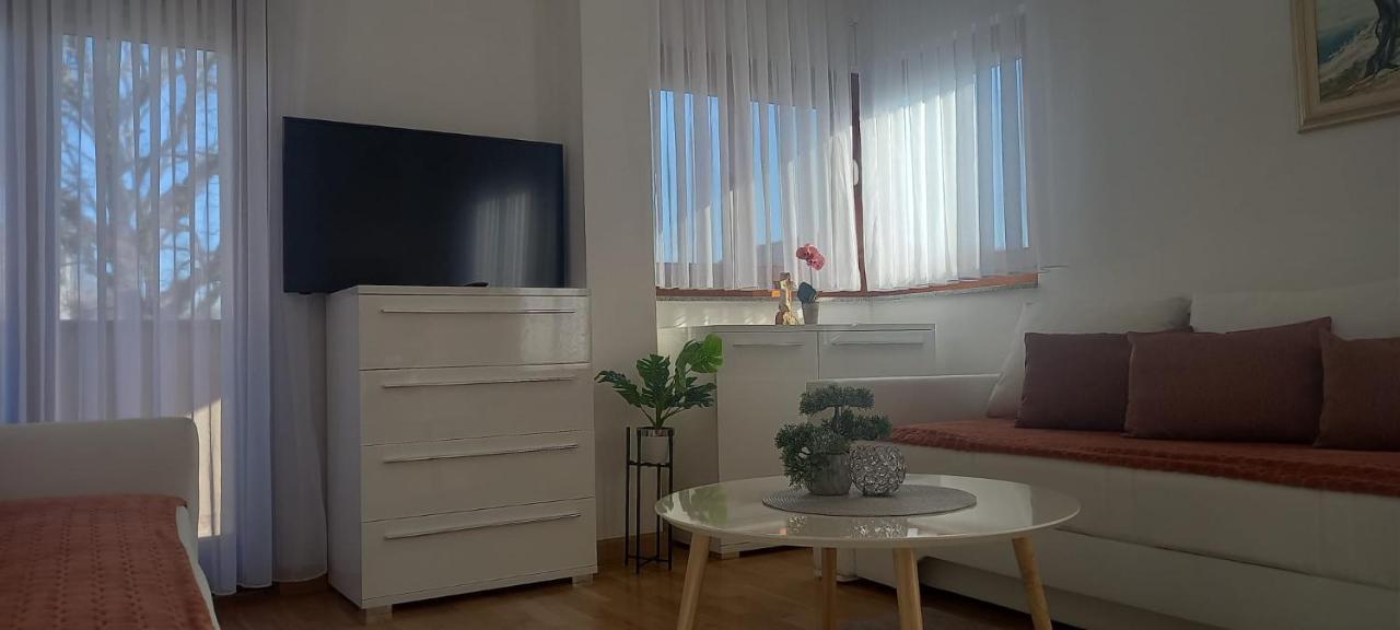 Marys Home Apartment Medugorje ภายนอก รูปภาพ
